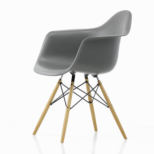 Cadeira de Braços em Plástico Eames DAW / Base Ácer